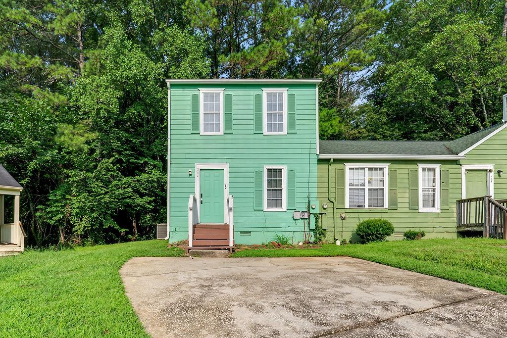 2041 Charter Manor Property Photo 1