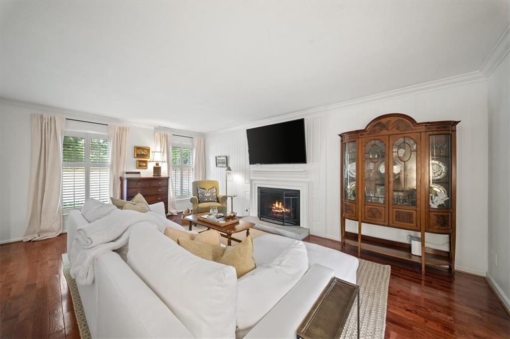 12 Queen Victoria Place Ne Property Photo 5