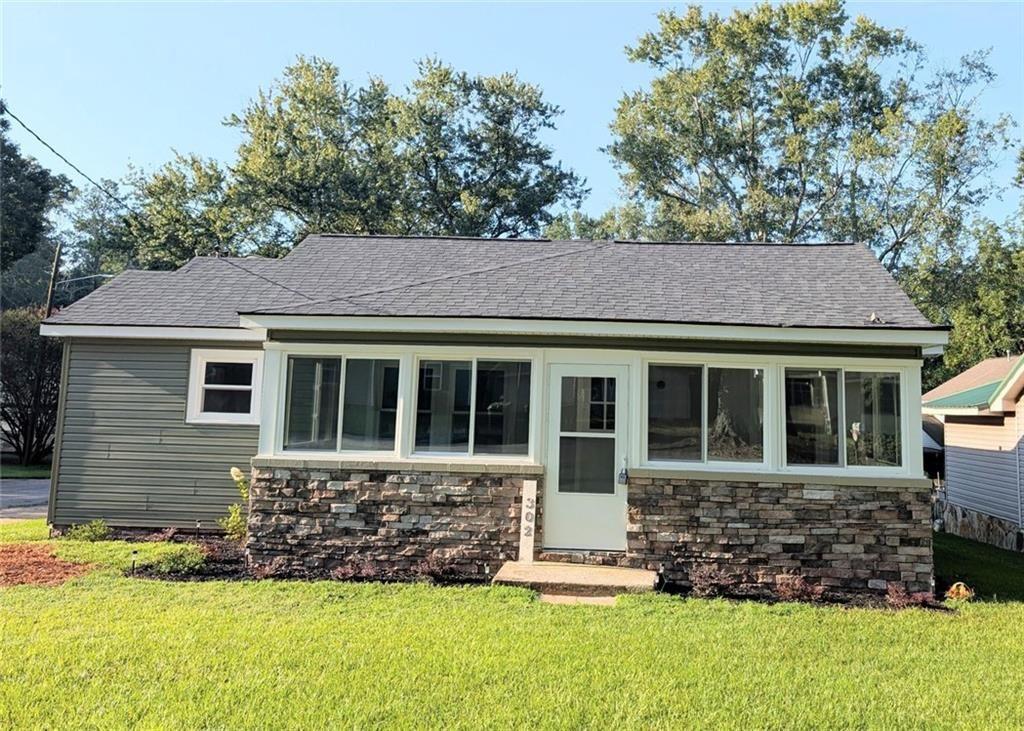 302 Pennsylvania Avenue Property Photo 1