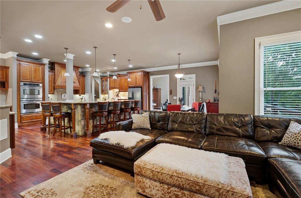 2327 Crimson King Drive Property Photo 28