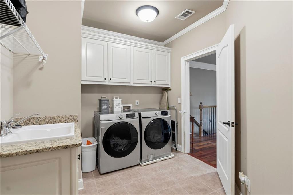 2327 Crimson King Drive Property Photo 49