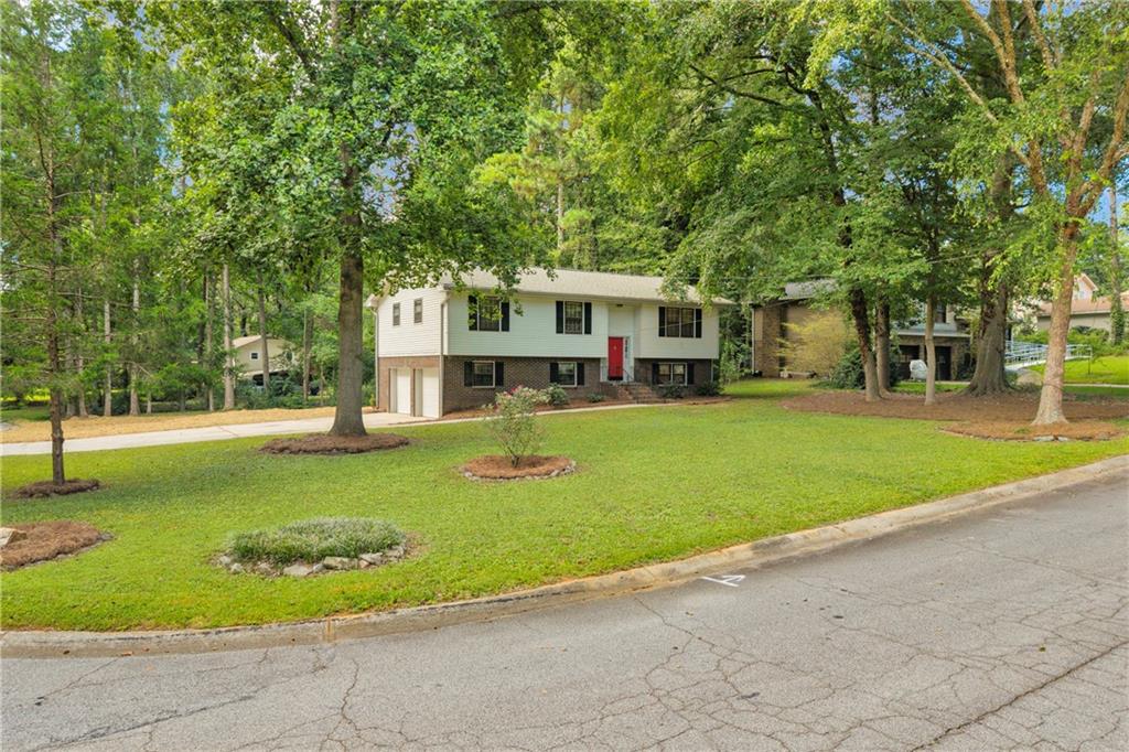 6193 Pine Lane Property Photo 3