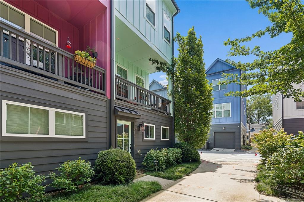 203 Color Circle Property Photo 2