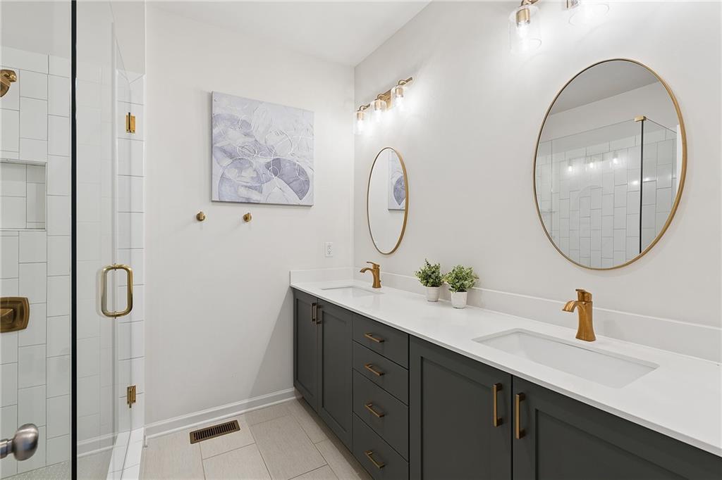 203 Color Circle Property Photo 23