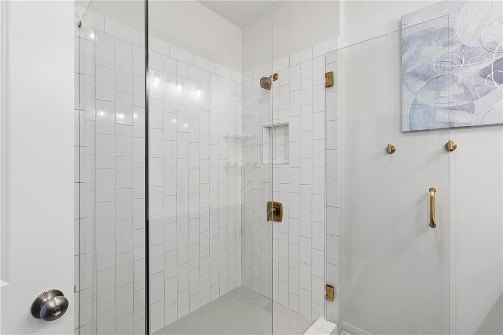203 Color Circle Property Photo 24