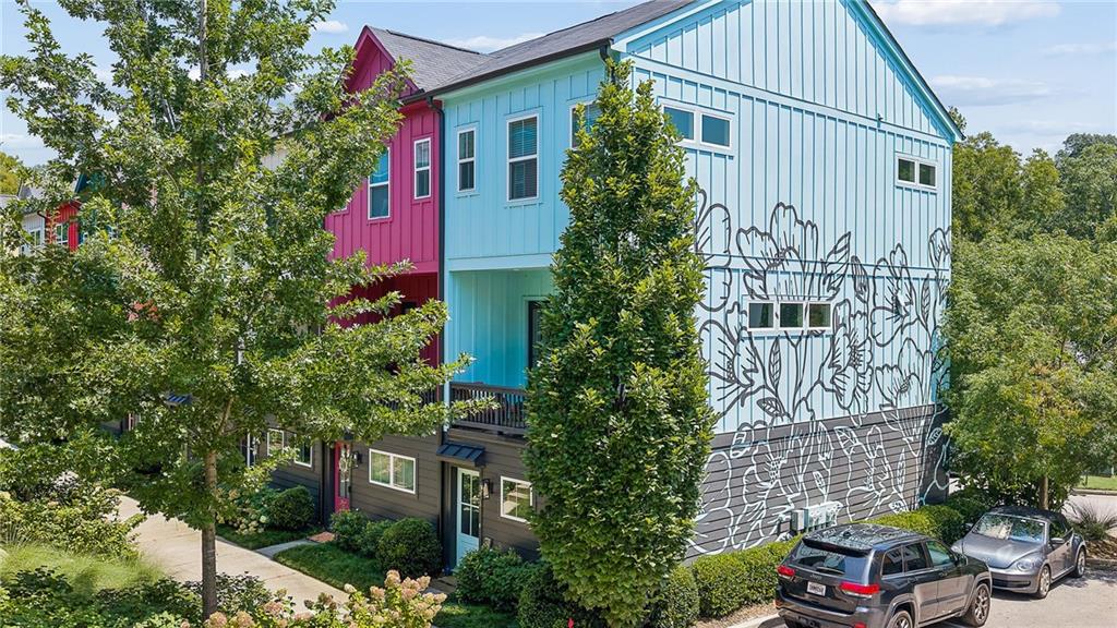 203 Color Circle Property Photo 31
