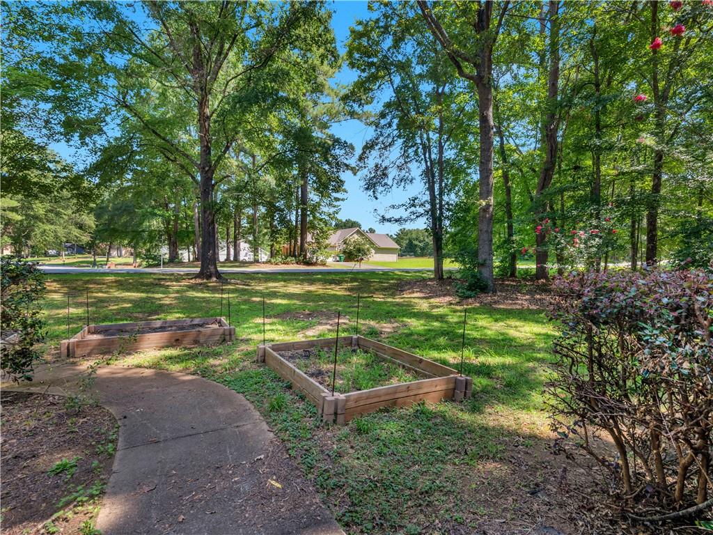 351 Waterford Drive Property Photo 3