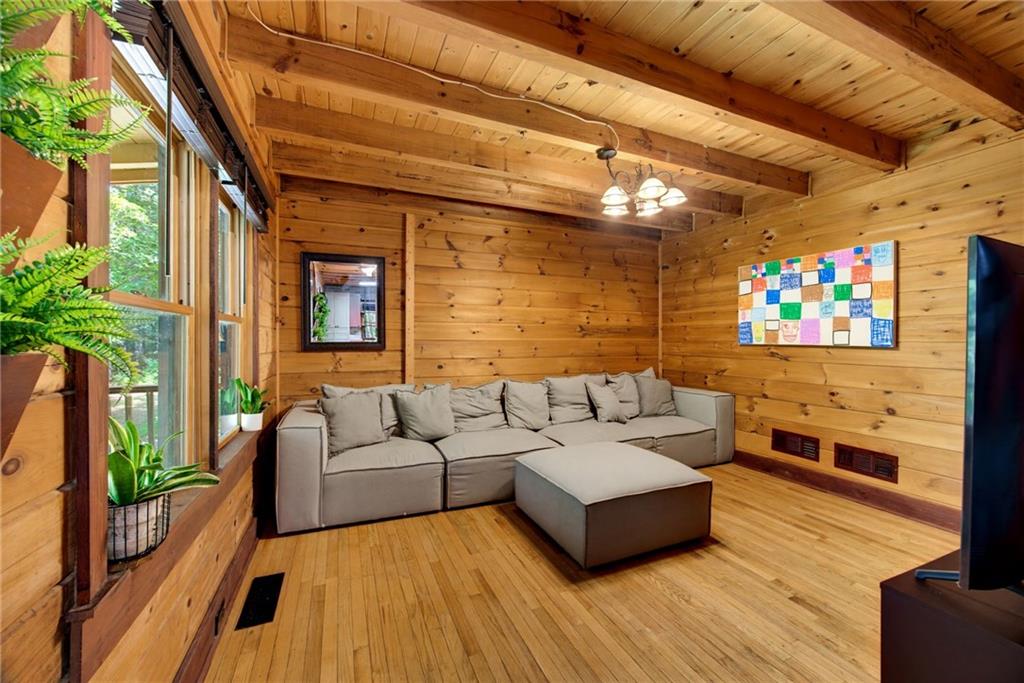 1448 Old County Farm Road Property Photo 6