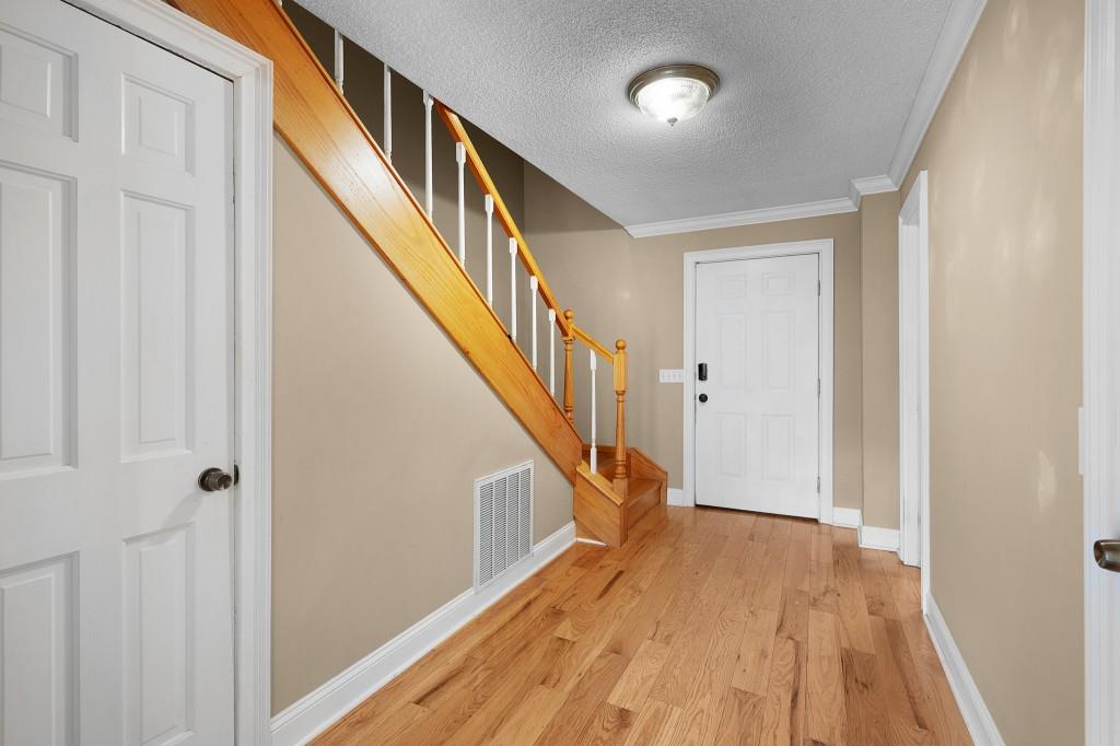 206 Cherry Hill Drive Property Photo 7
