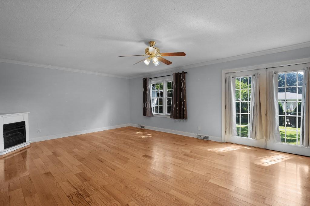 206 Cherry Hill Drive Property Photo 11