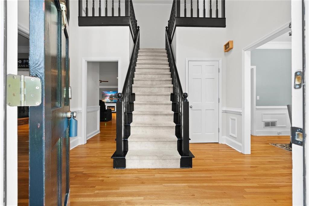 10560 Haynes Bridge Road Property Photo 6