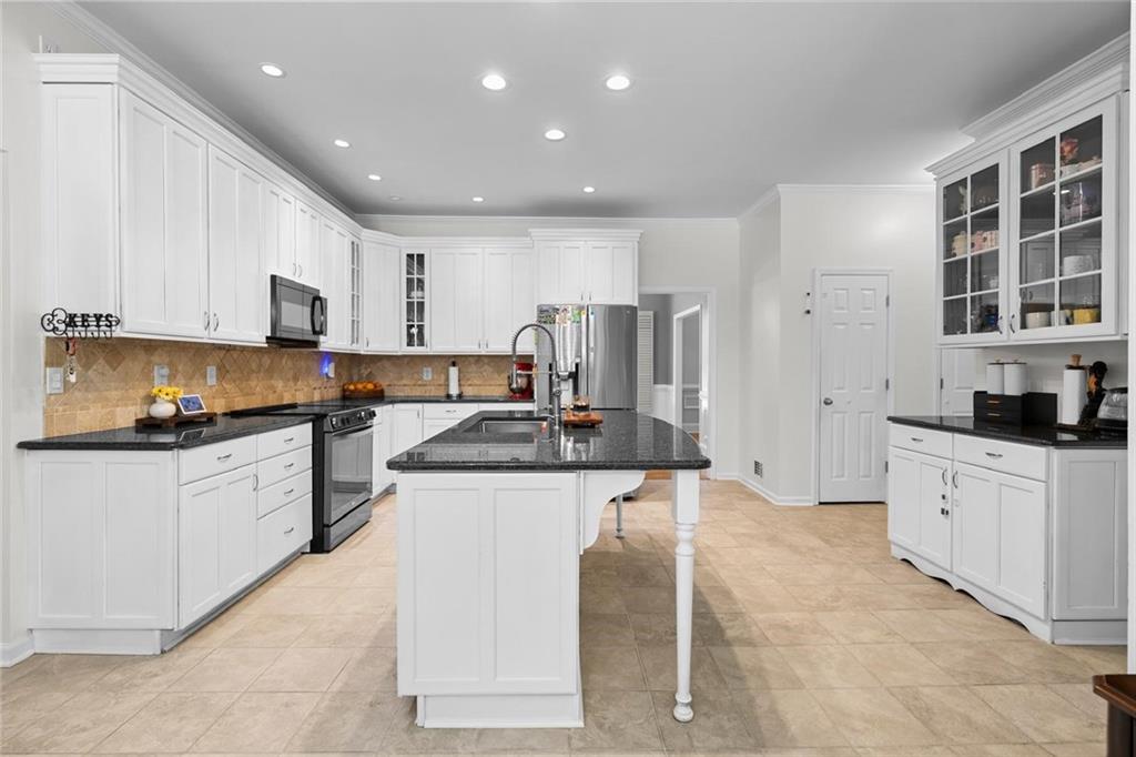 10560 Haynes Bridge Road Property Photo 11