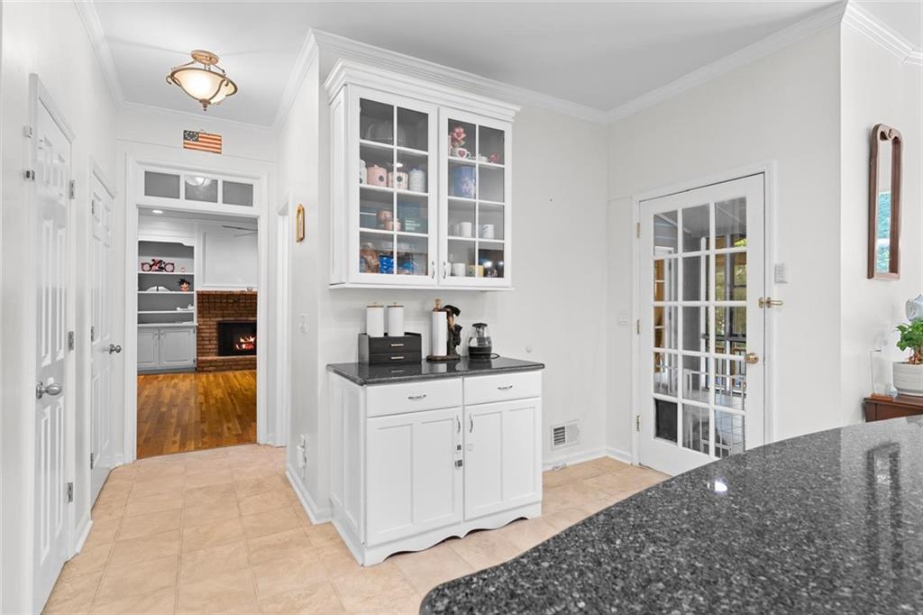 10560 Haynes Bridge Road Property Photo 12
