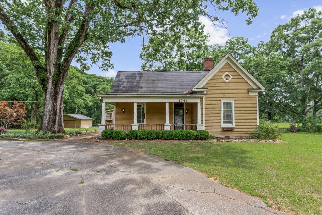 1047 Dixie Road Property Photo 1