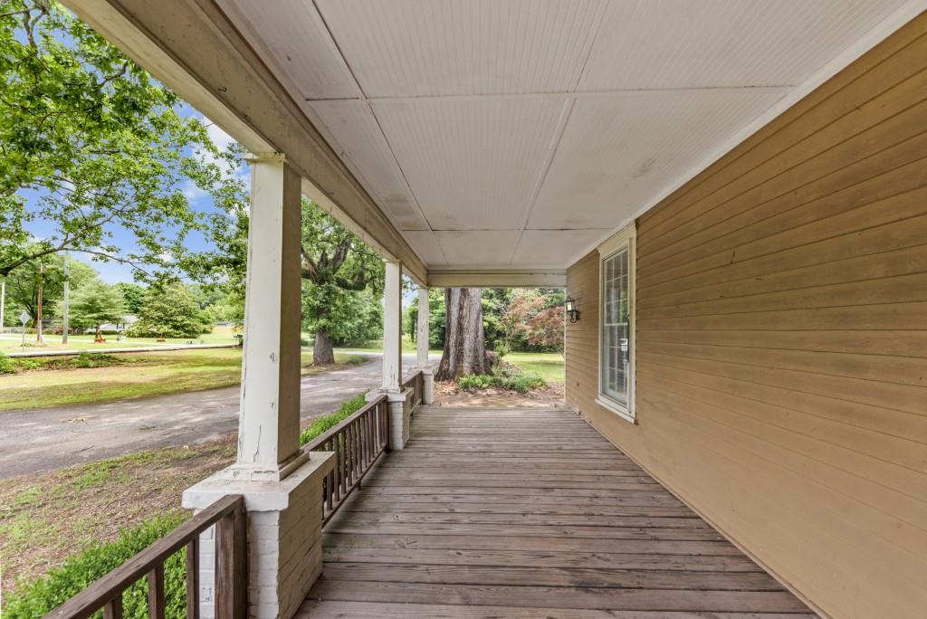 1047 Dixie Road Property Photo 5