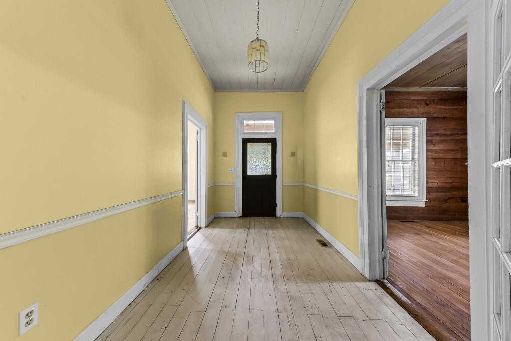 1047 Dixie Road Property Photo 8