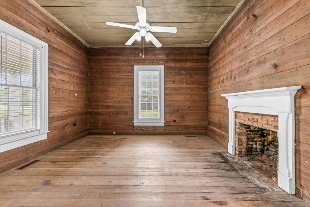 1047 Dixie Road Property Photo 9