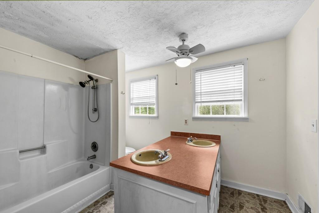 1047 Dixie Road Property Photo 20