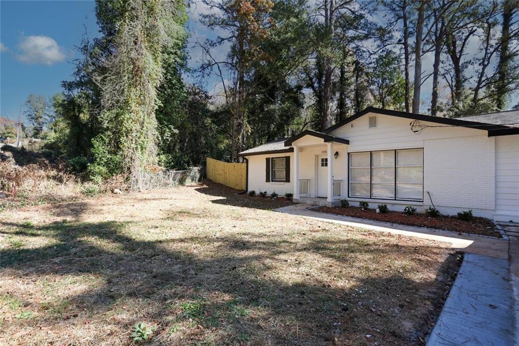 1508 Peachcrest Road Property Photo 2