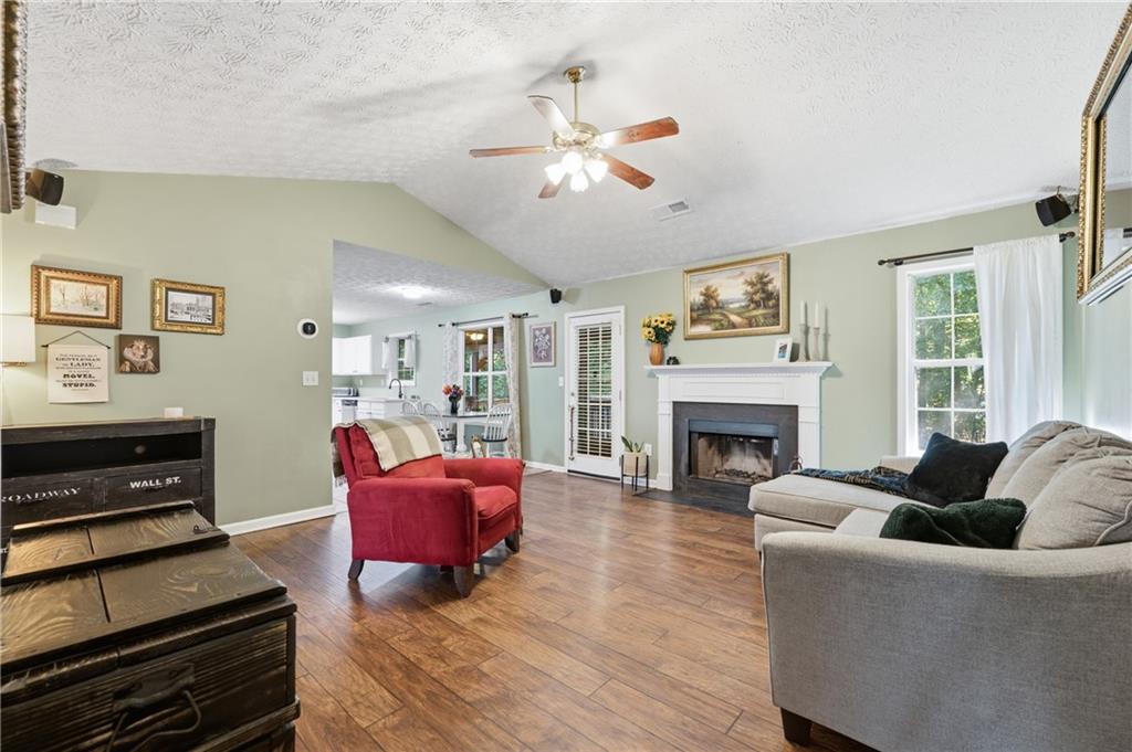 1059 Athena Court Property Photo 4