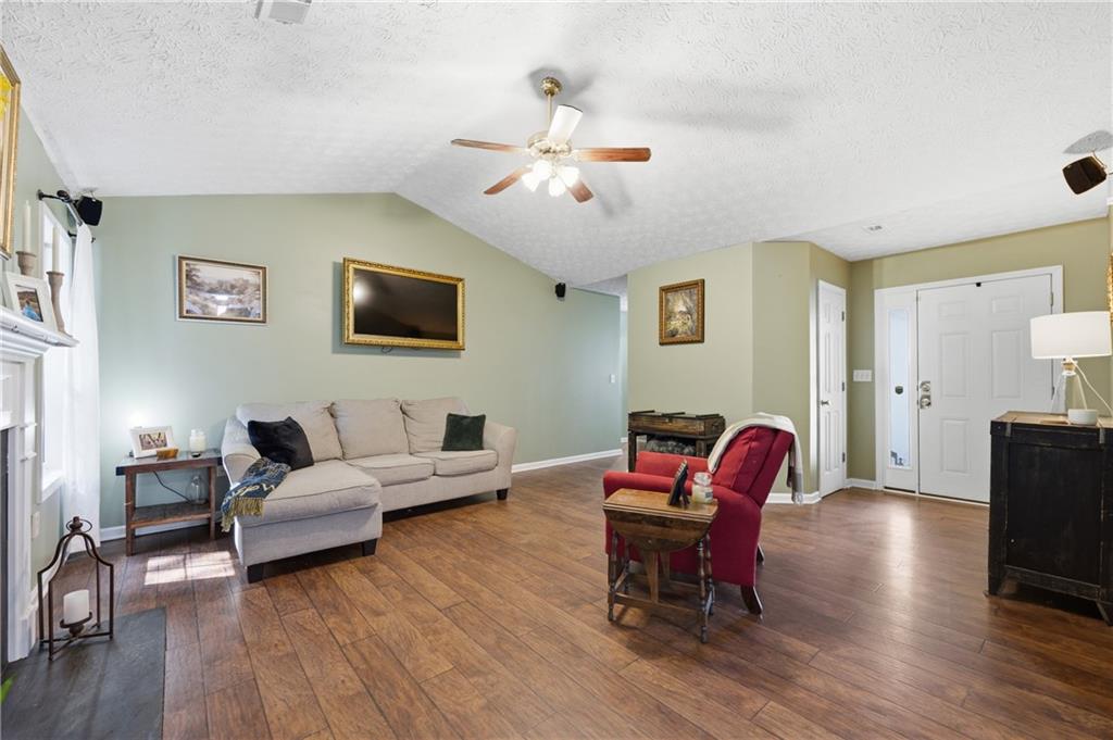 1059 Athena Court Property Photo 6