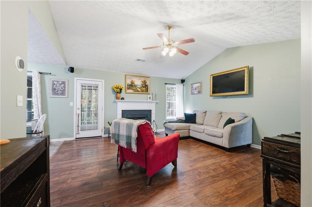 1059 Athena Court Property Photo 8