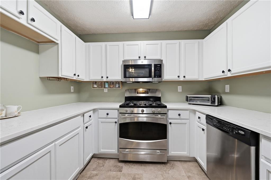 1059 Athena Court Property Photo 11