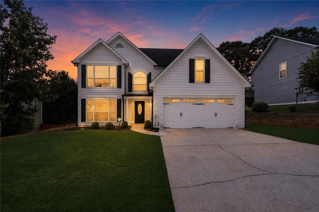 2765 Suwanee Lakes Trail Property Photo 1