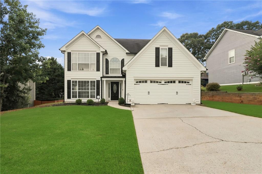 2765 Suwanee Lakes Trail Property Photo 2