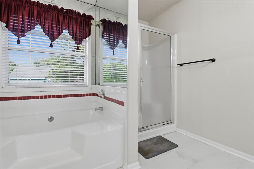 2765 Suwanee Lakes Trail Property Photo 39