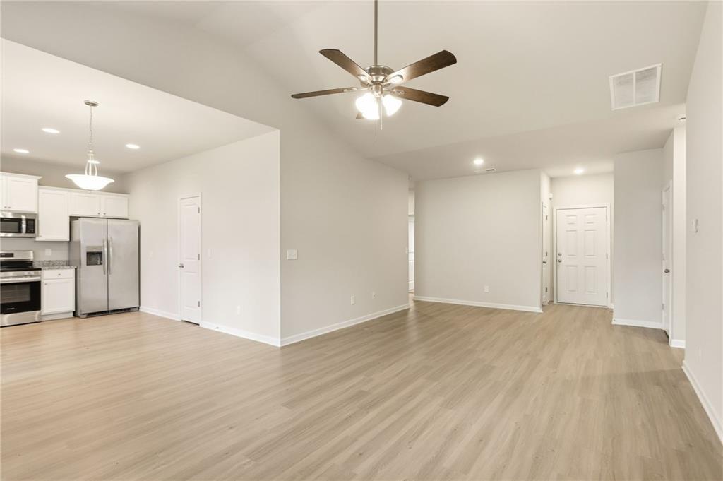146 Culver Street Property Photo 4