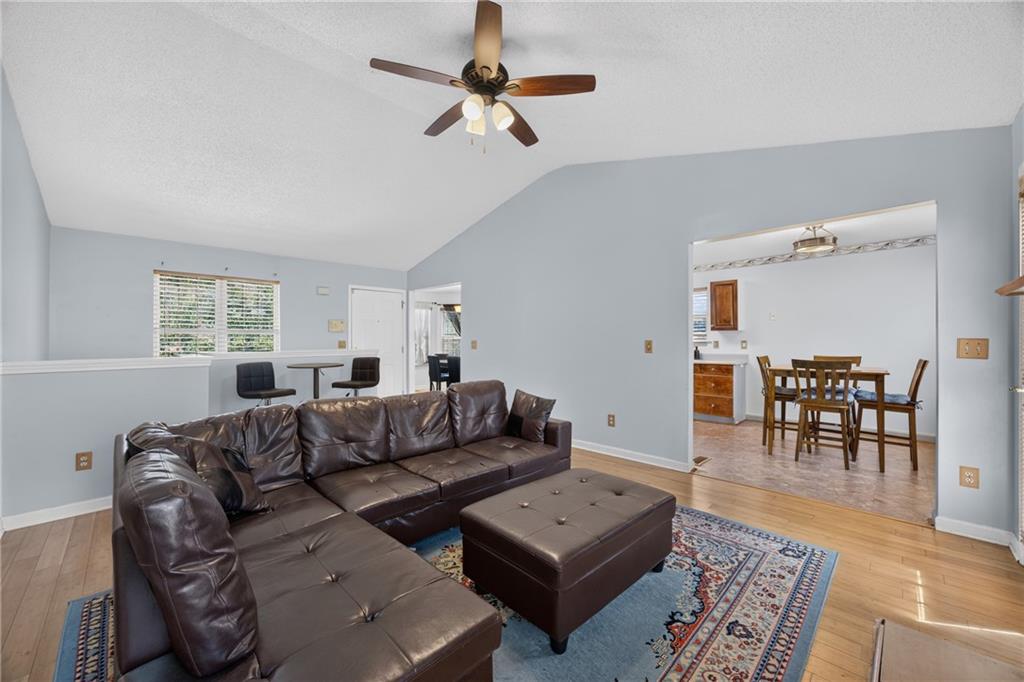 305 Bainbridge Circle Property Photo 7