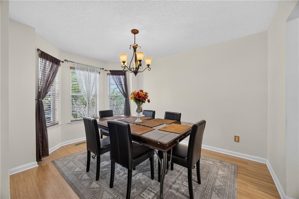 305 Bainbridge Circle Property Photo 8