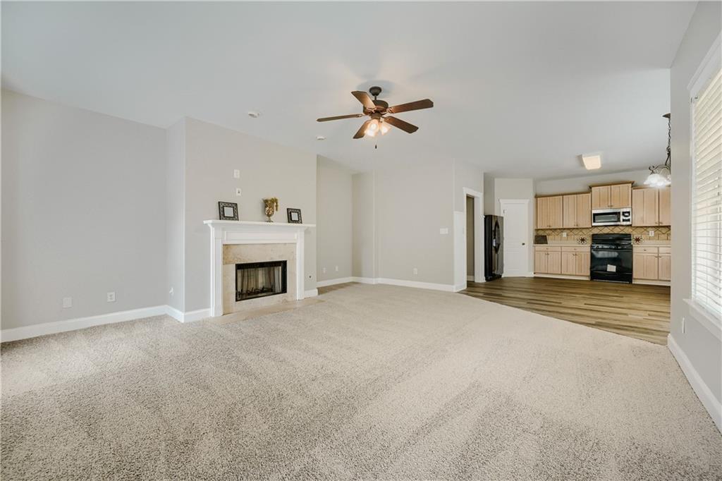 421 Bedford Crossing Property Photo 8