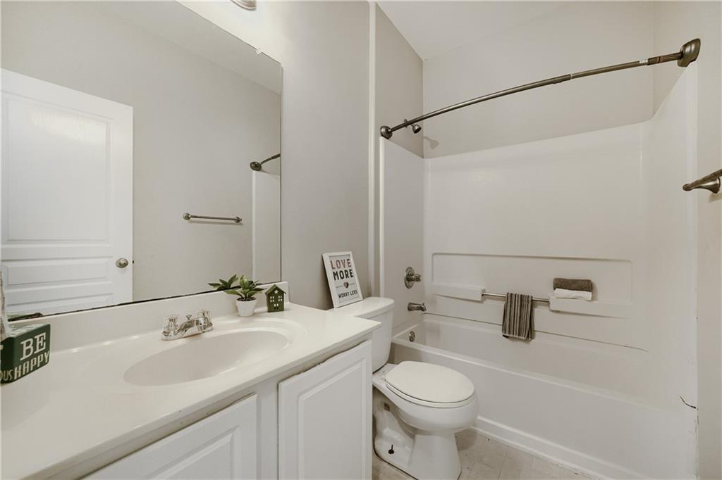 421 Bedford Crossing Property Photo 10