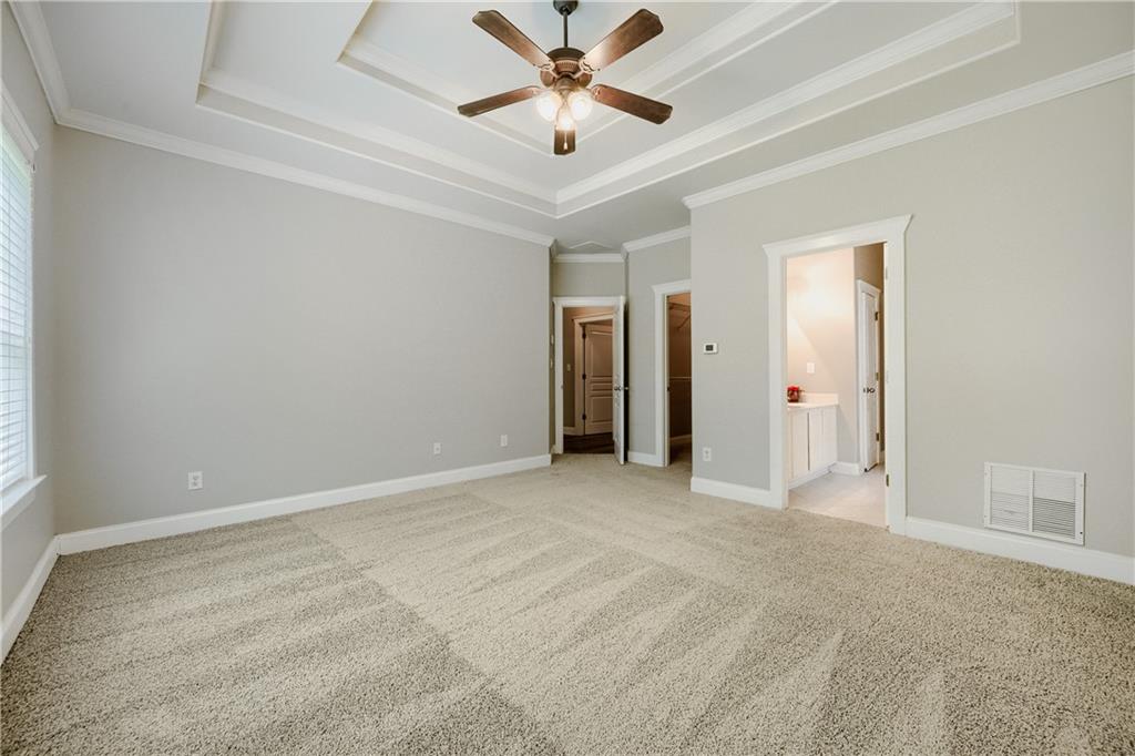 421 Bedford Crossing Property Photo 13
