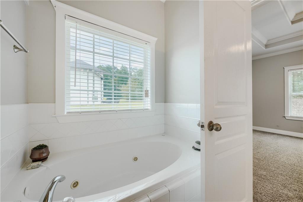 421 Bedford Crossing Property Photo 15