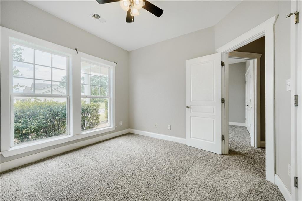 421 Bedford Crossing Property Photo 21