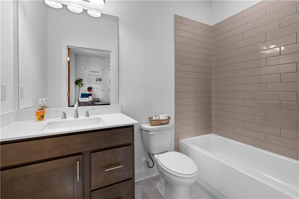 540 Alice Way Unit D4 Property Photo 5