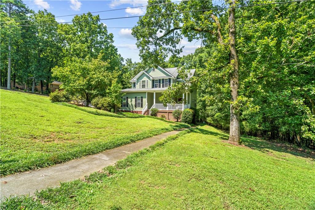 185 Thornwood Drive Se Property Photo 3