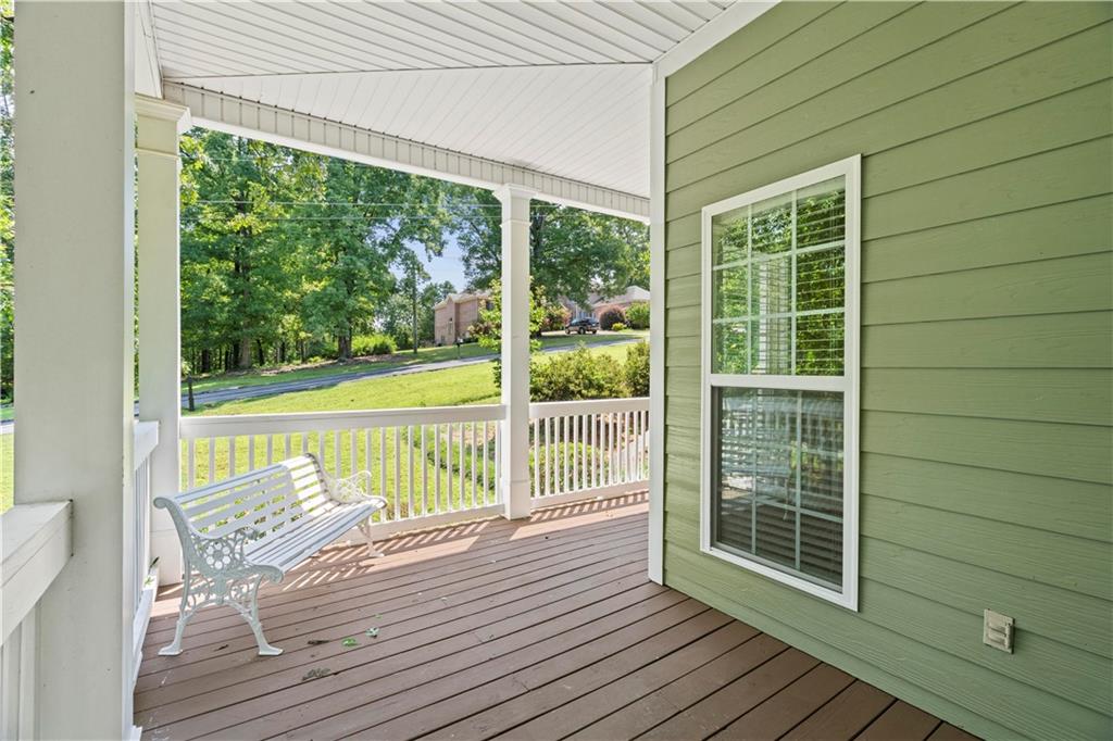 185 Thornwood Drive Se Property Photo 6