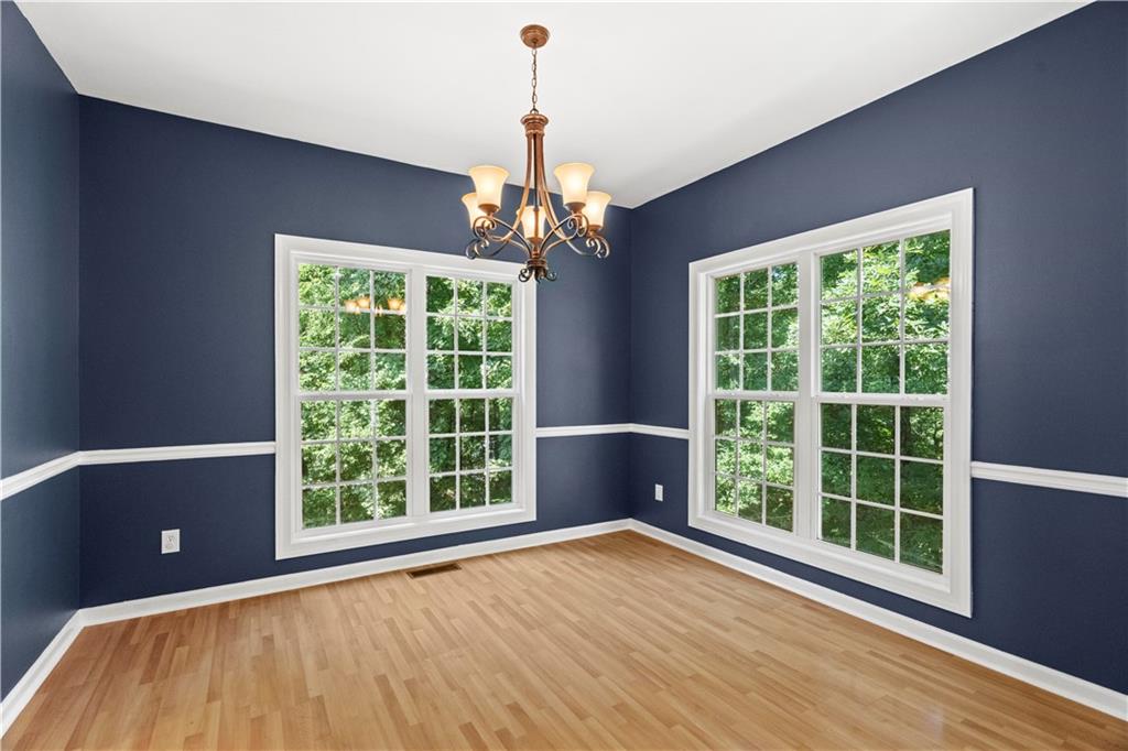 185 Thornwood Drive Se Property Photo 12