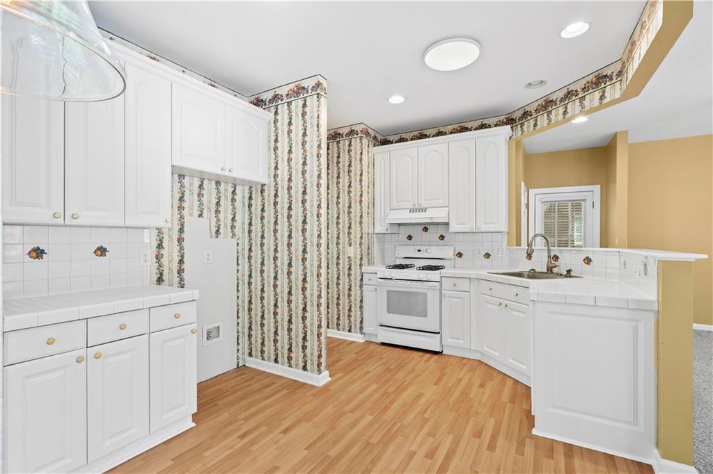 185 Thornwood Drive Se Property Photo 14