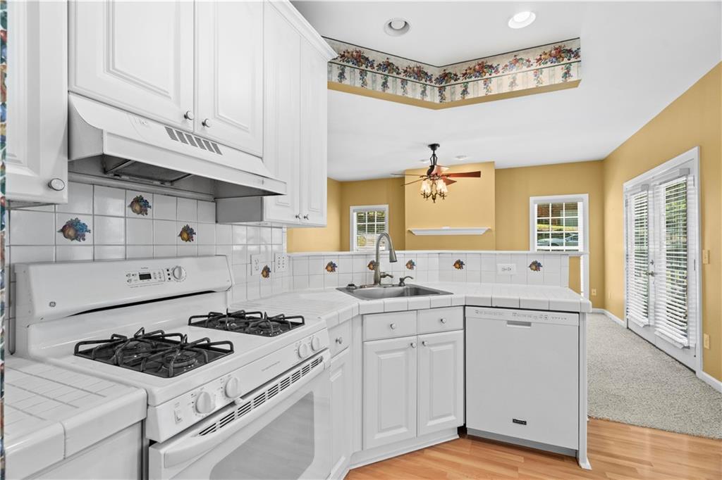 185 Thornwood Drive Se Property Photo 15