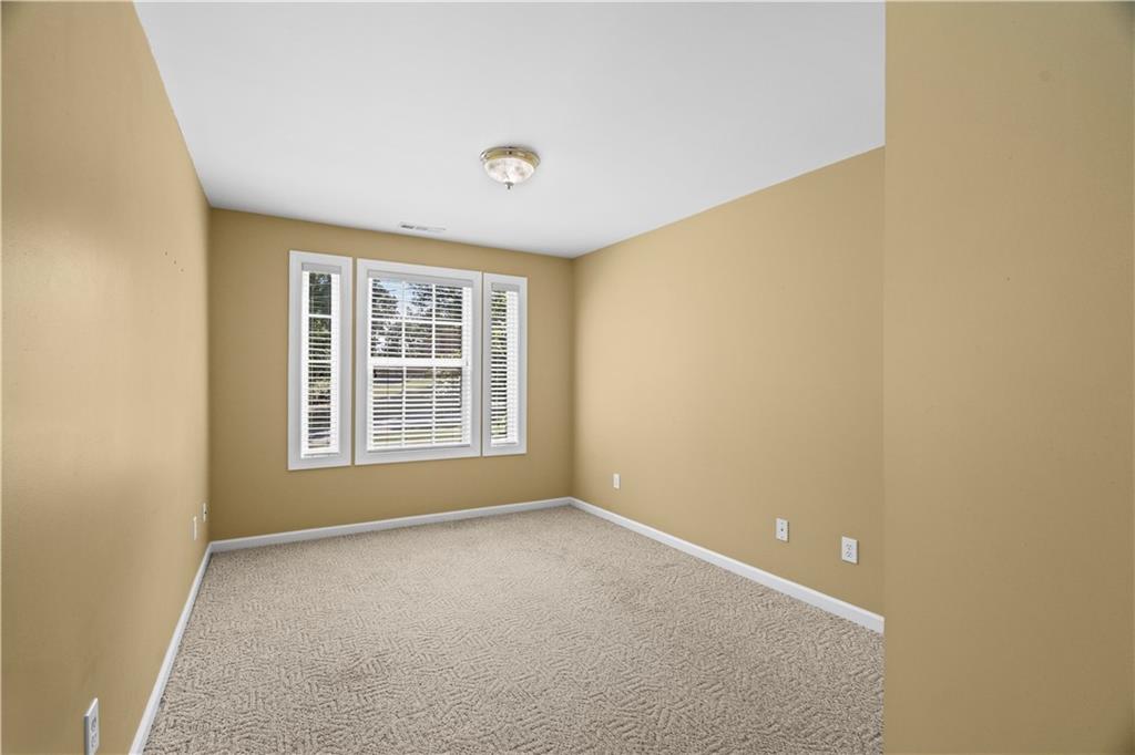 185 Thornwood Drive Se Property Photo 37