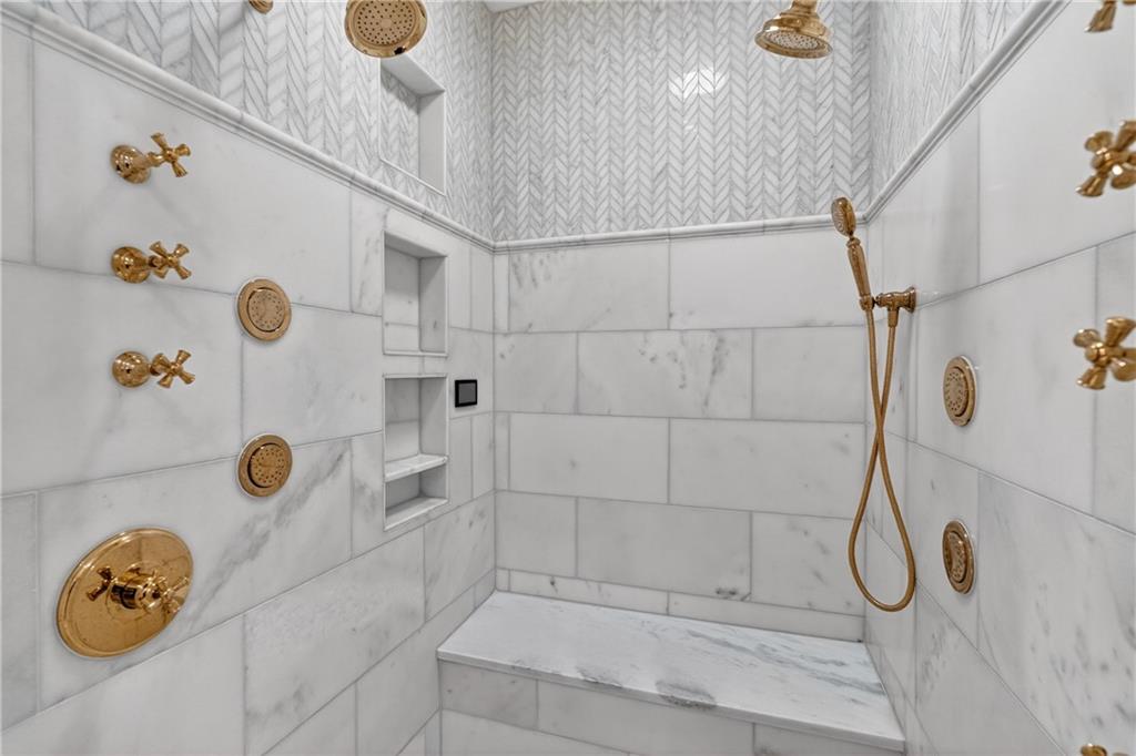 4605 Angelo Drive Ne Property Photo 47