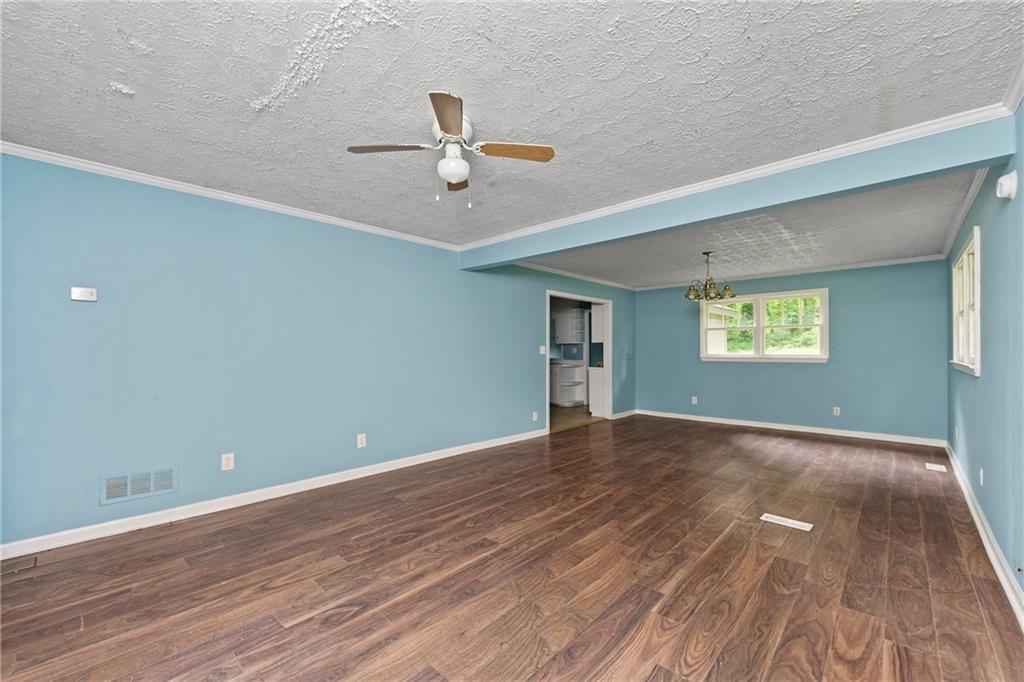 4445 Woodhaven Drive Property Photo 6