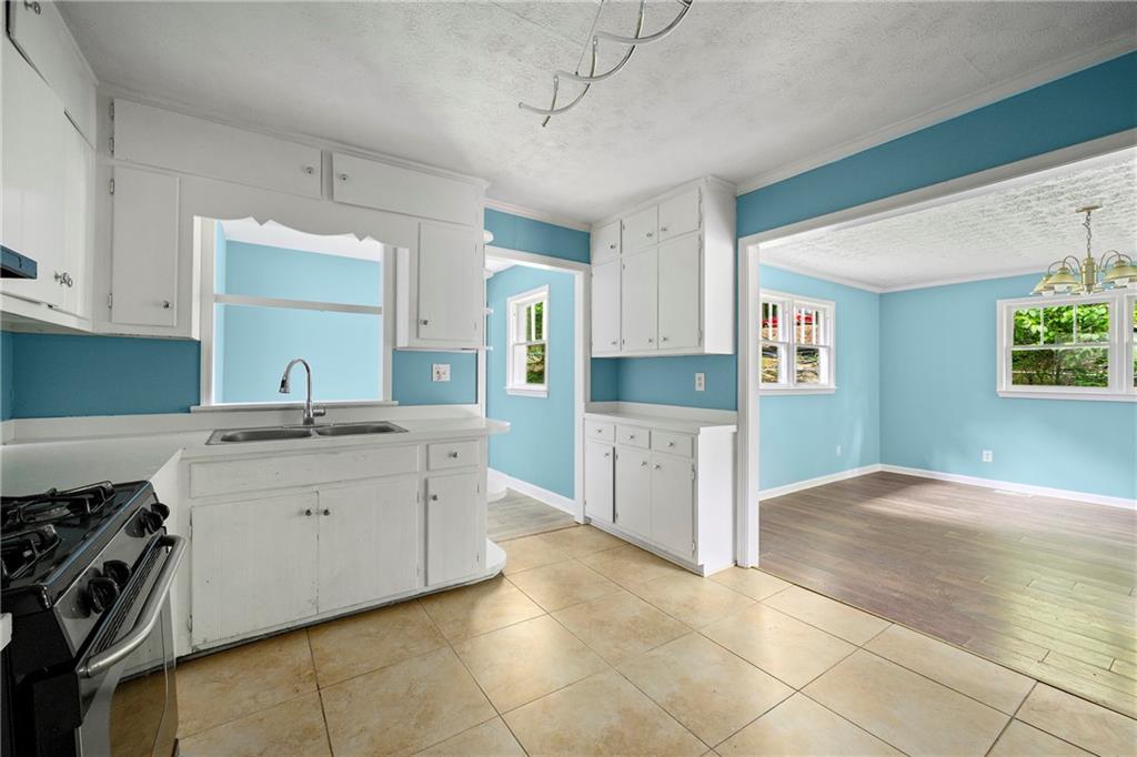 4445 Woodhaven Drive Property Photo 8