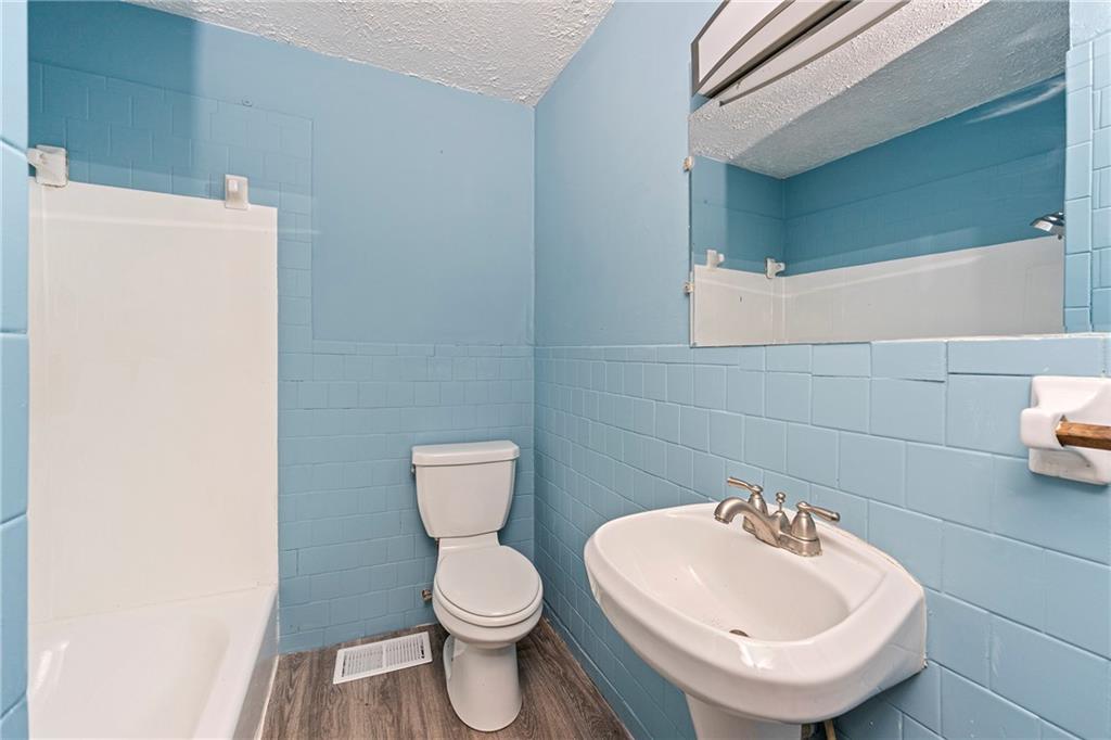 4445 Woodhaven Drive Property Photo 15