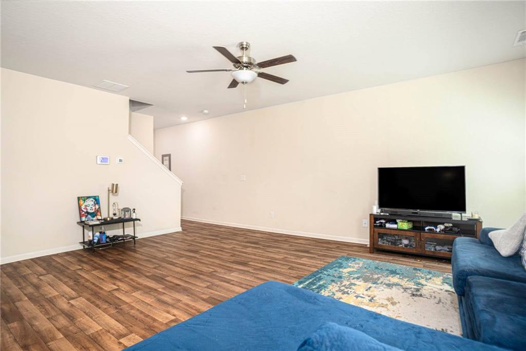 460 Meadowbend Circle Property Photo 8